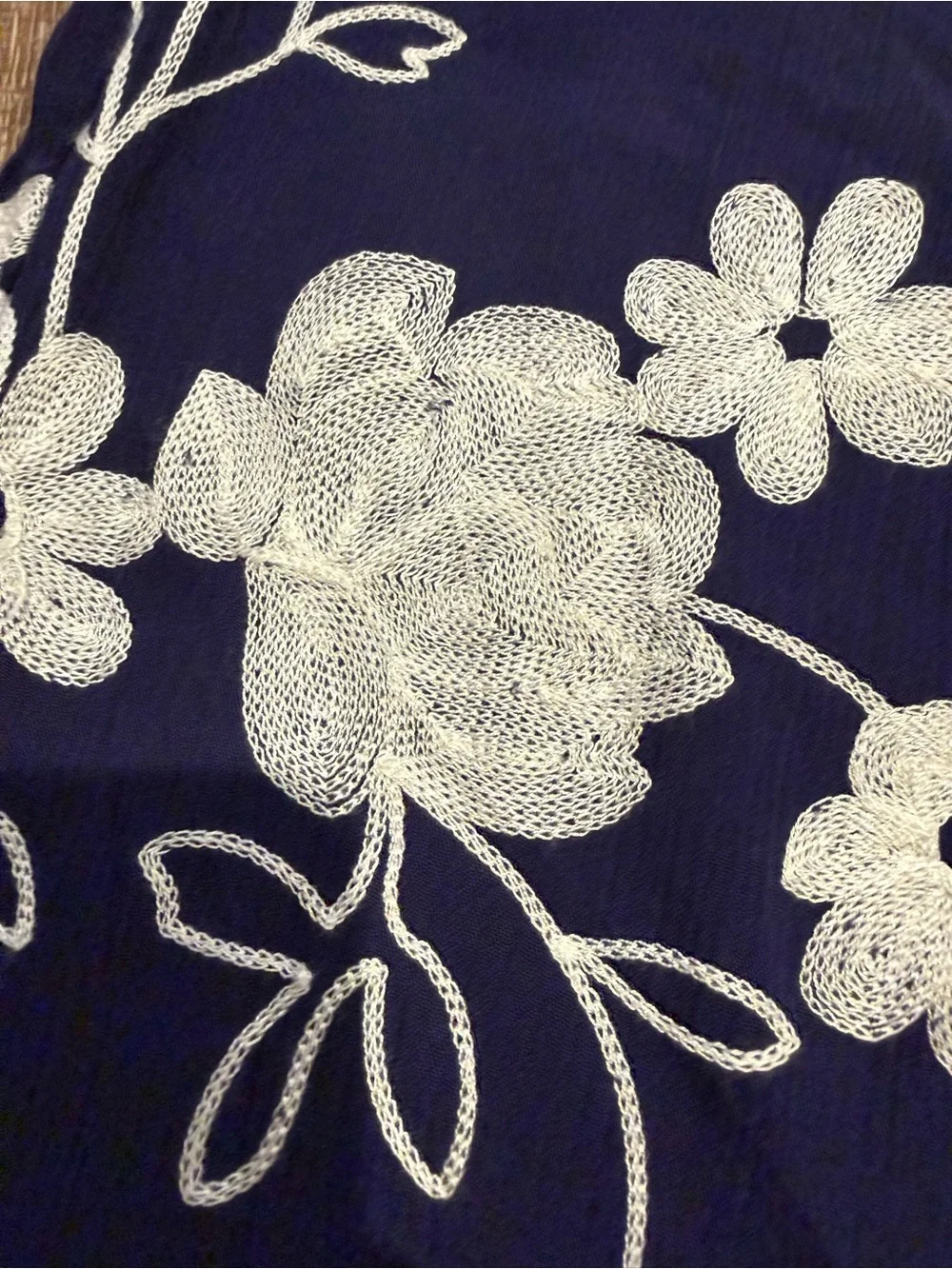 Liv Los Angeles, Embroidered Floral Wide Leg Pants Navy Blue, Size Medium NWT